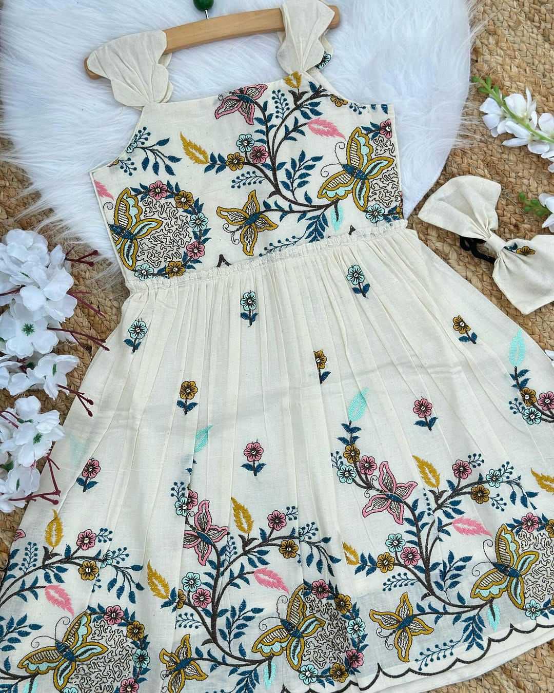 KIDS GOWN