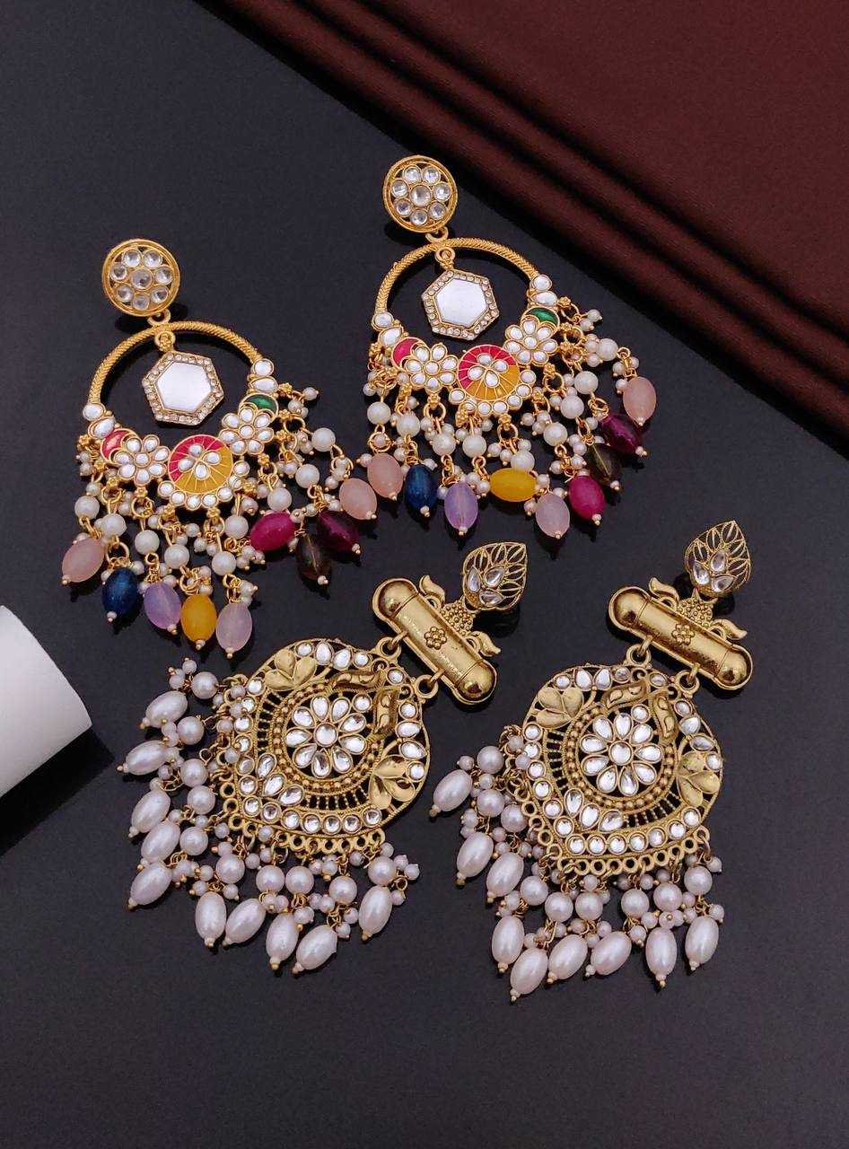 COSTUME EARRING