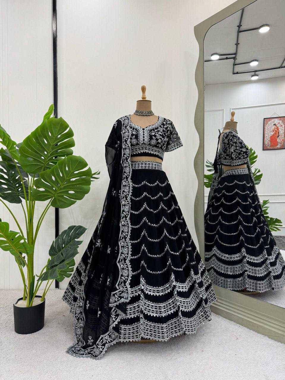  SEQUINS LEHENGA