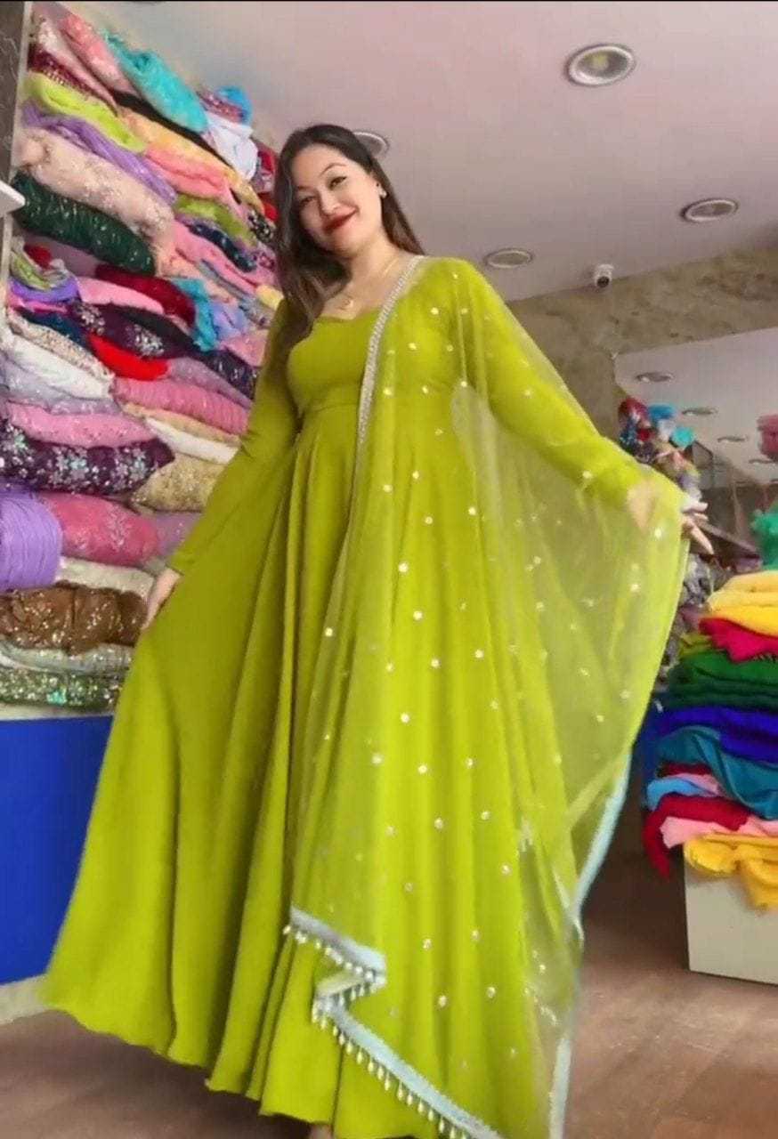 GREEN GOWN
