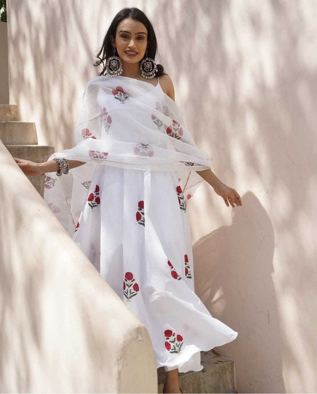 WHITE GOWN