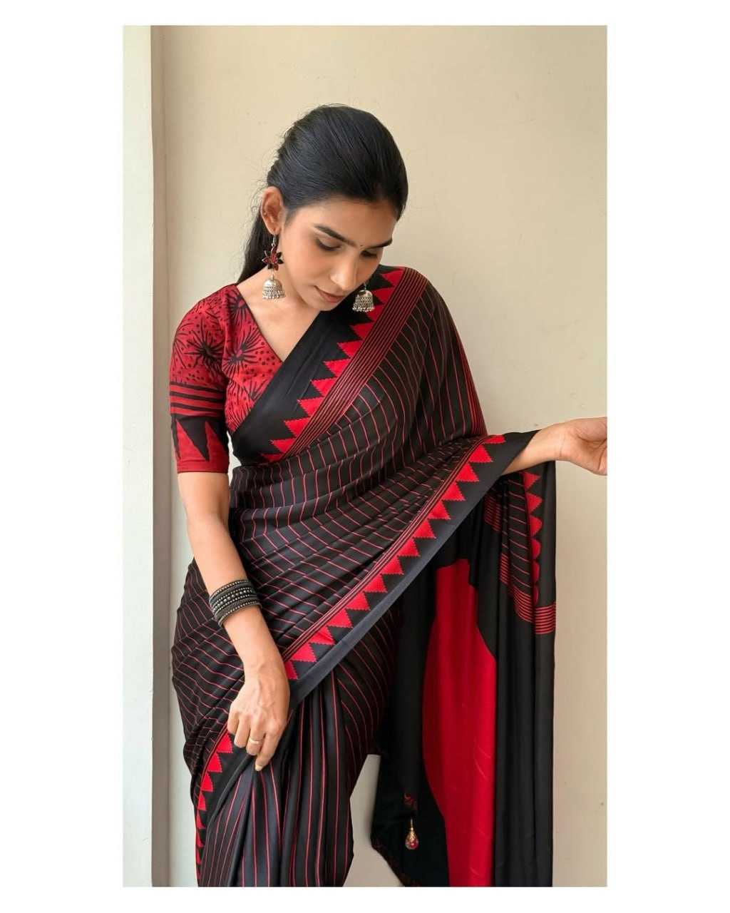 BLACK SAREES
