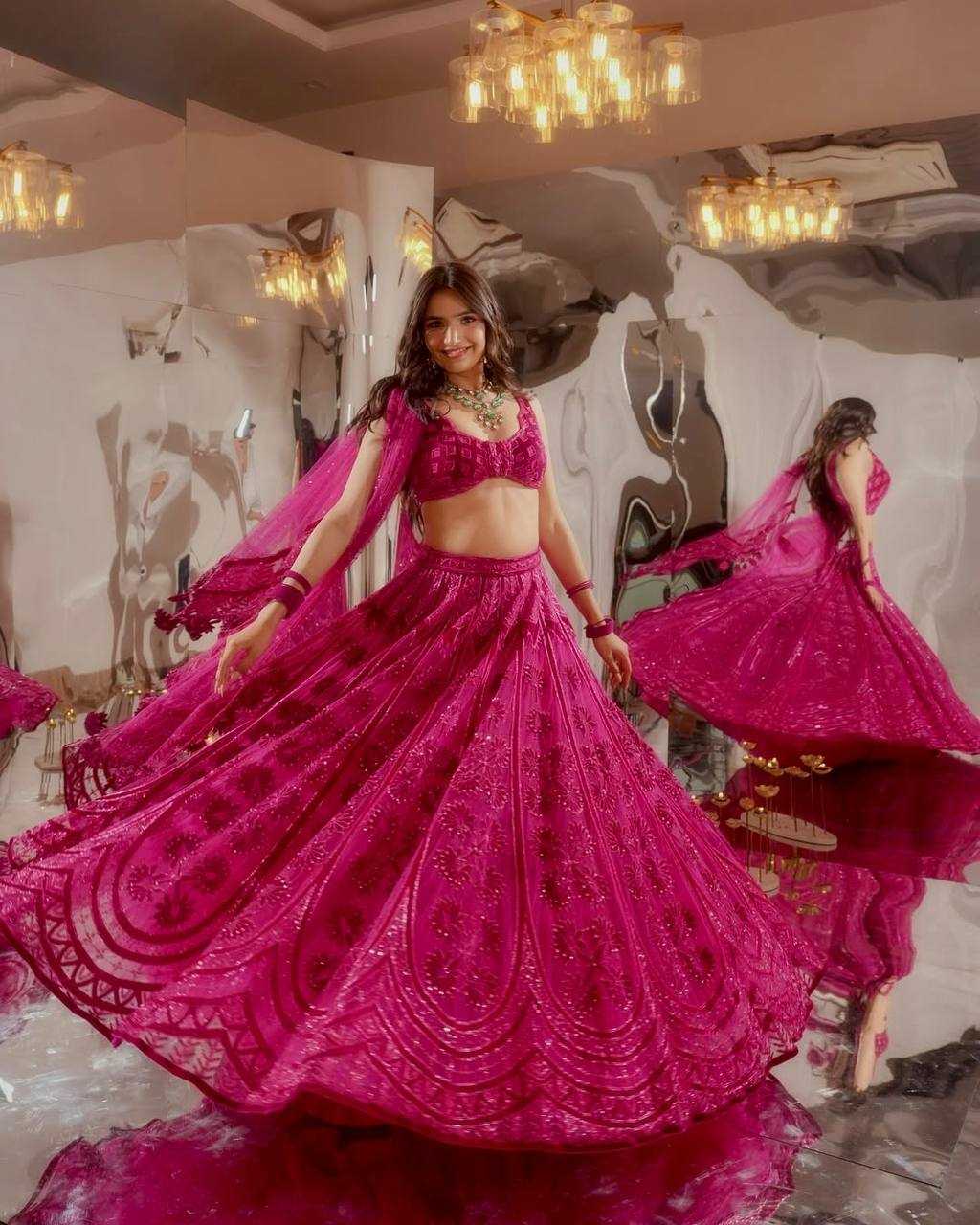  SEQUINS LEHENGA