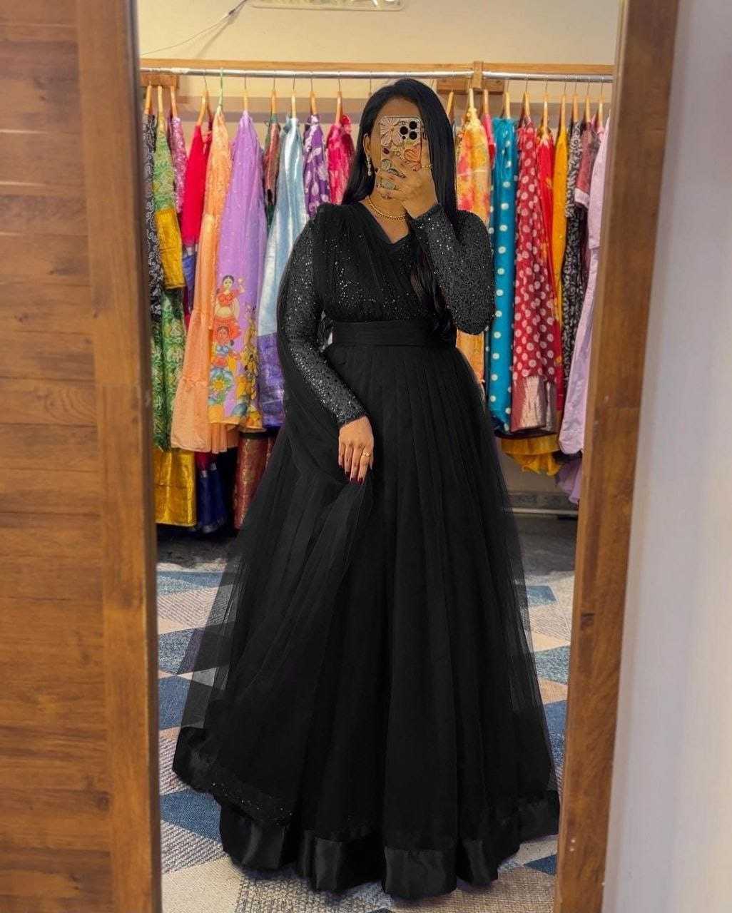 GOWN WITH BELT