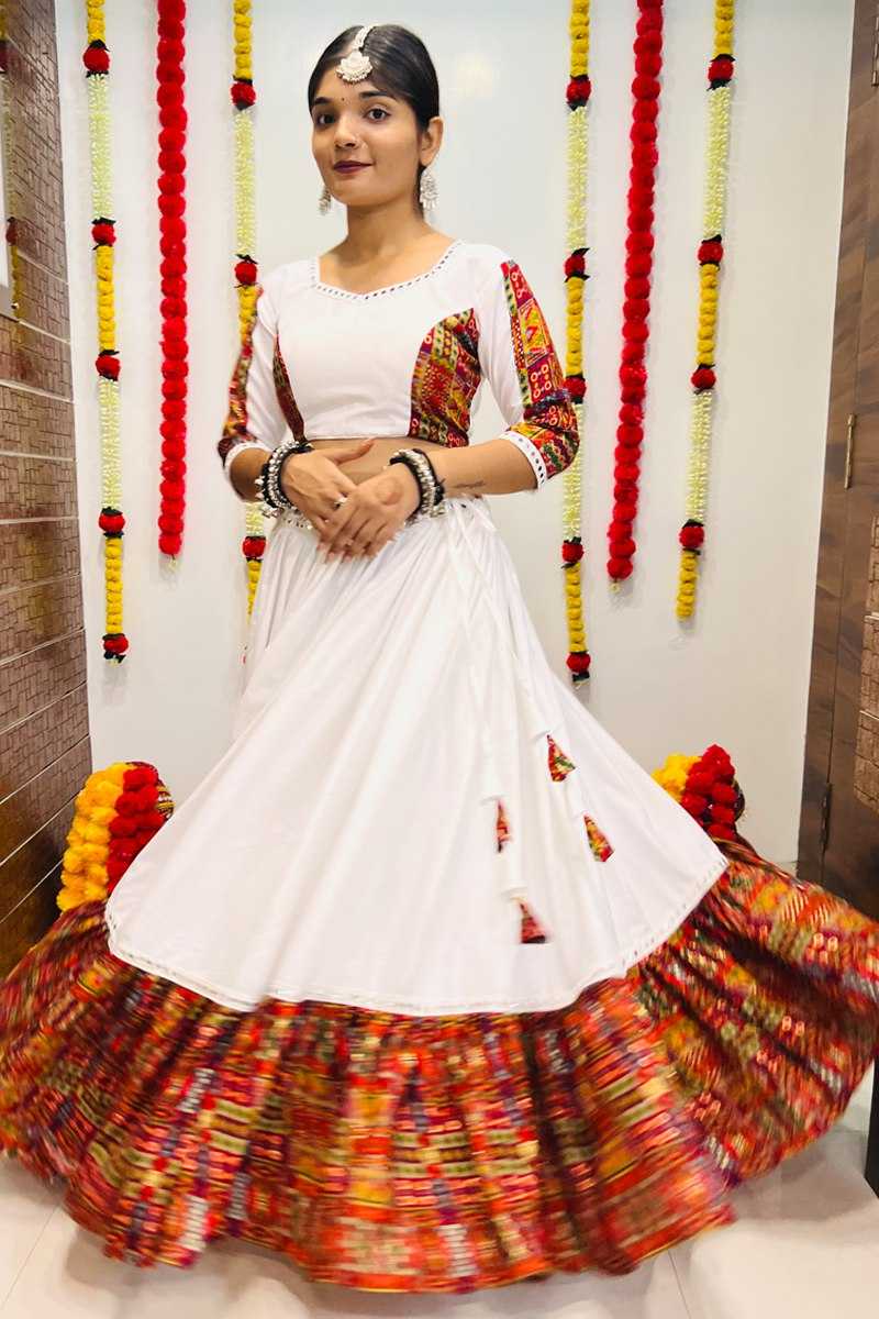 WHITE LEHENGA