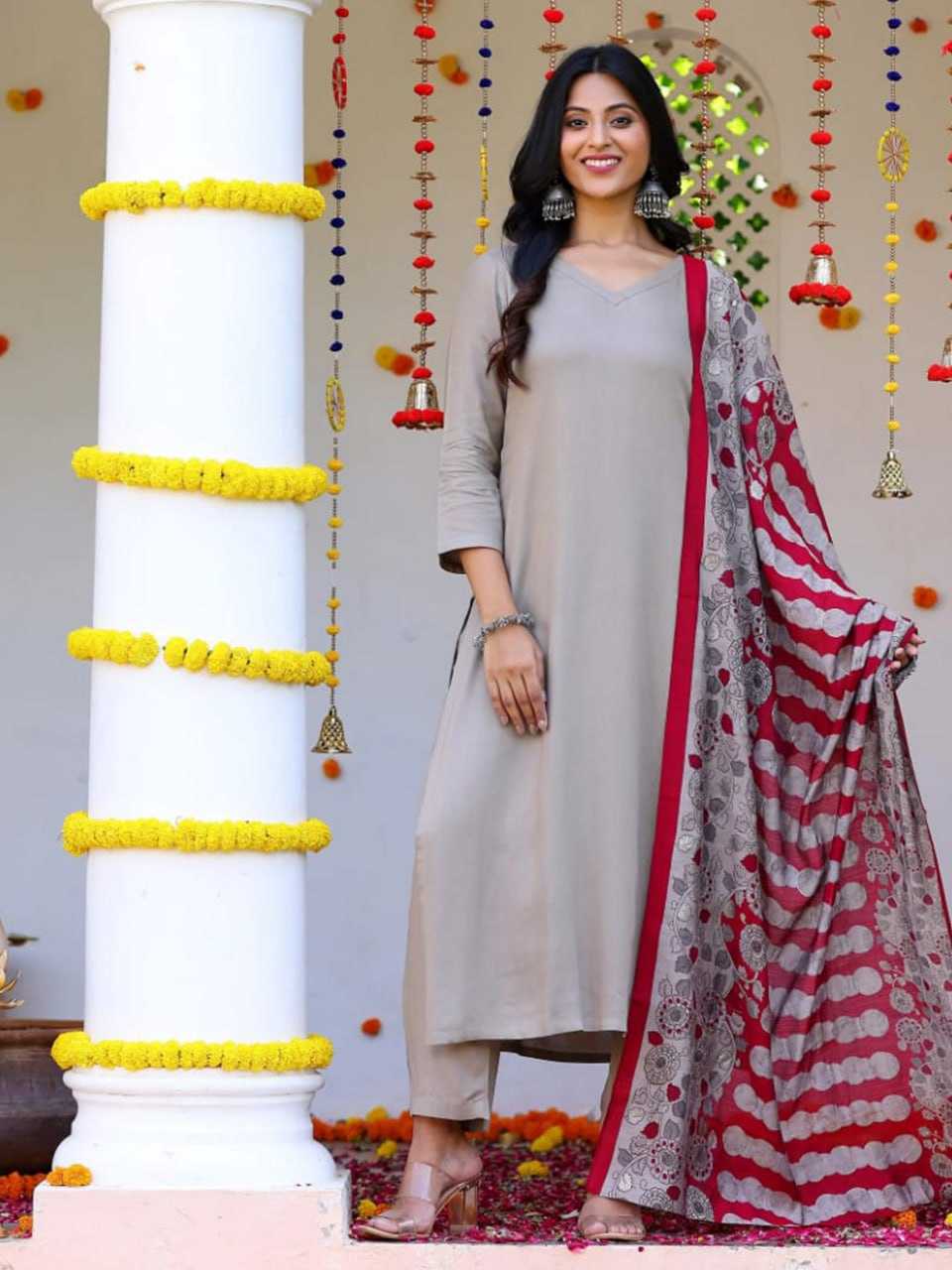 LADIES SUITS