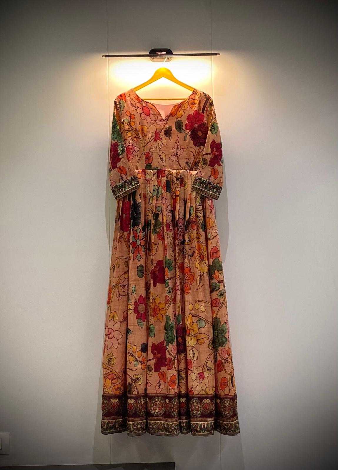 PRINTED GOWNS