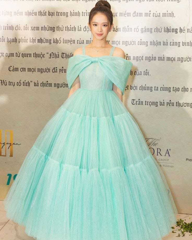 NET GOWNS