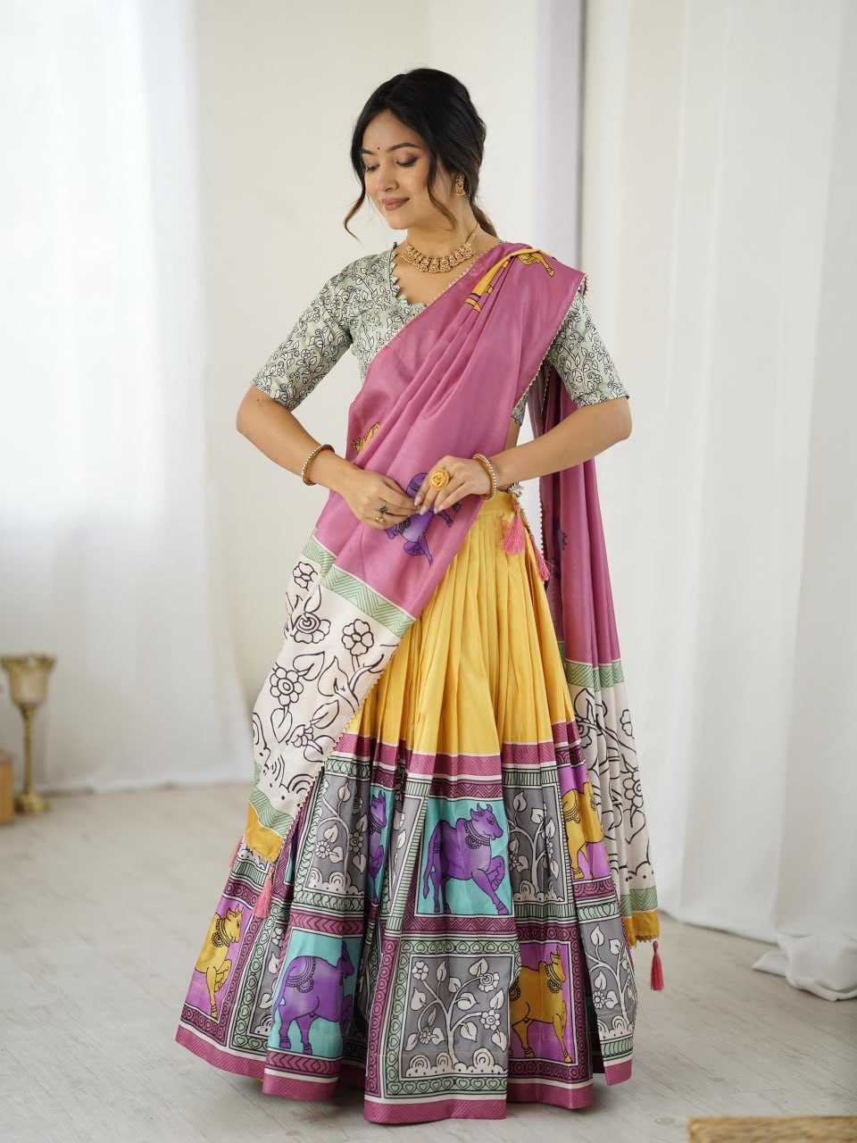 DESIGNER LEHENGA CHOLI