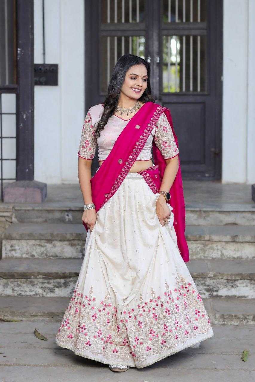 WHITE LEHENGA