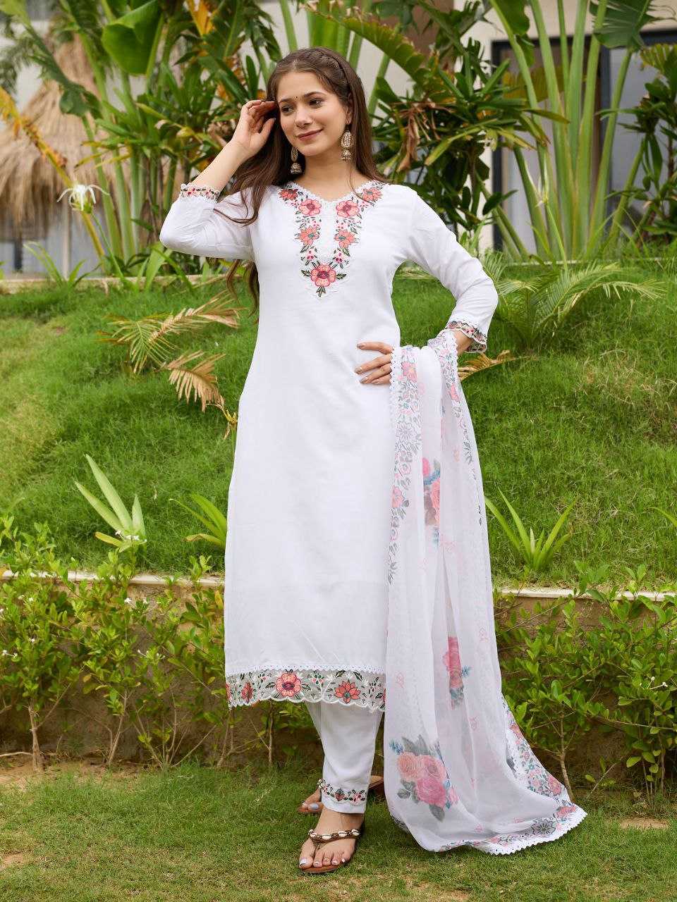WHITE SALWAR SUIT
