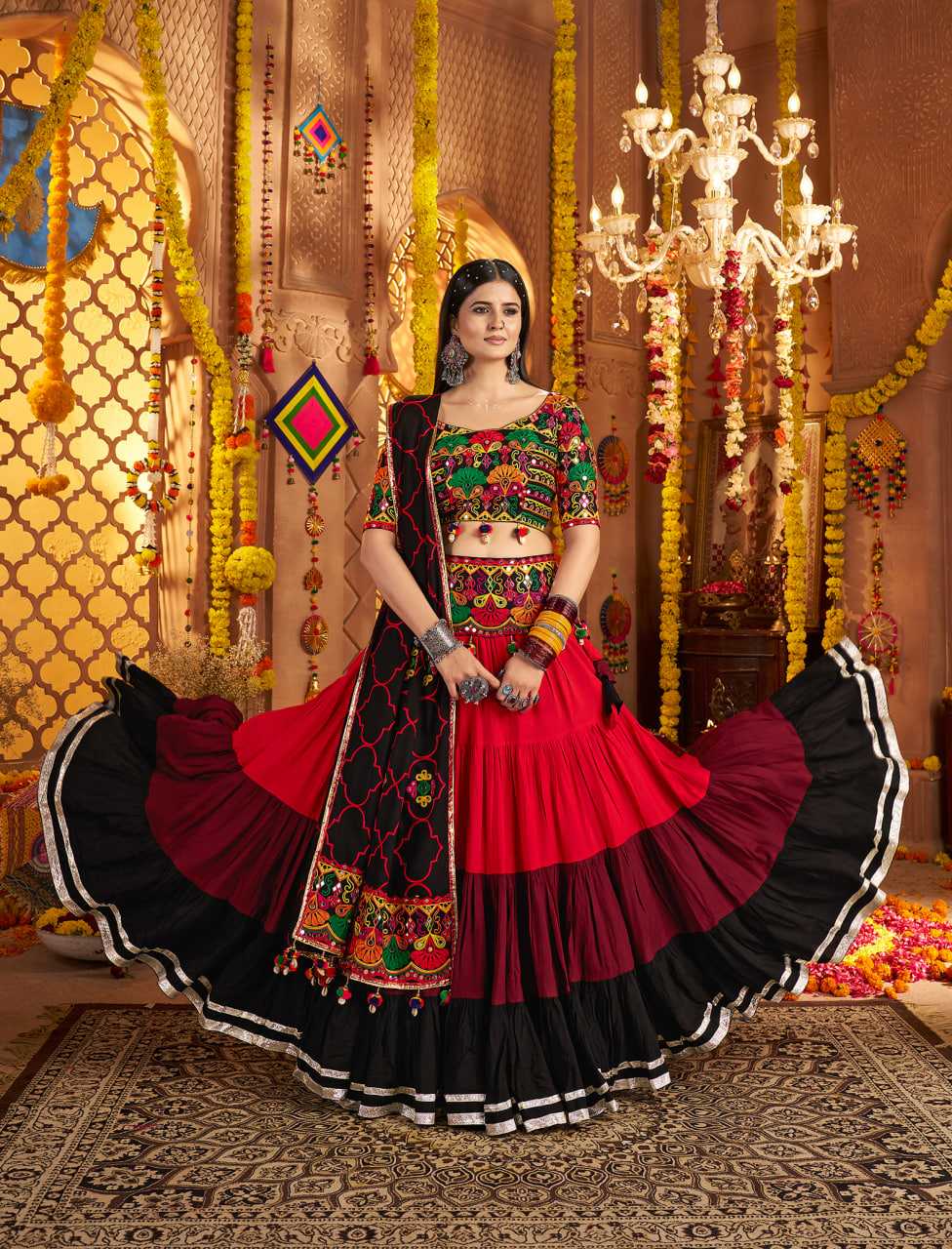 DESIGNER LEHENGA CHOLI