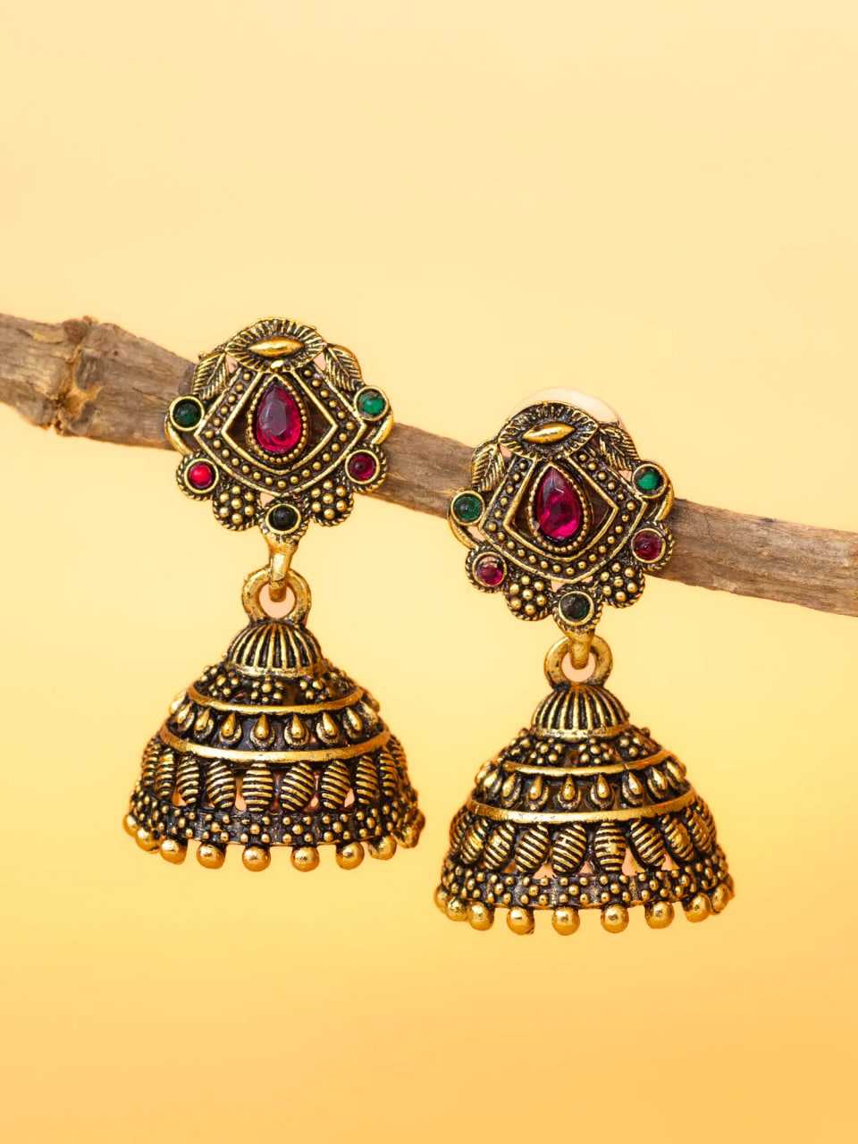 EARRINGS WITH STONES