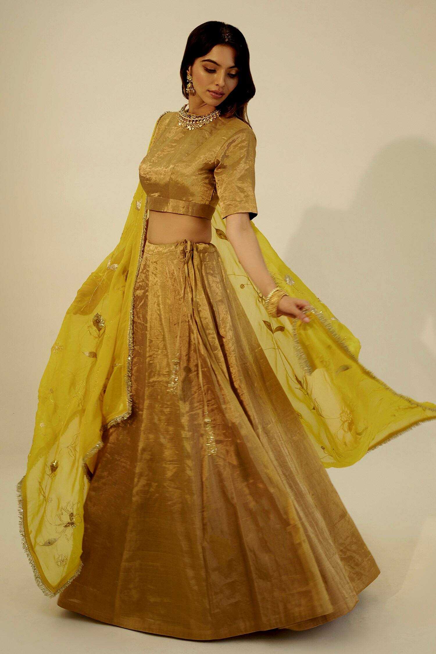 SIMPLE LEHENGA