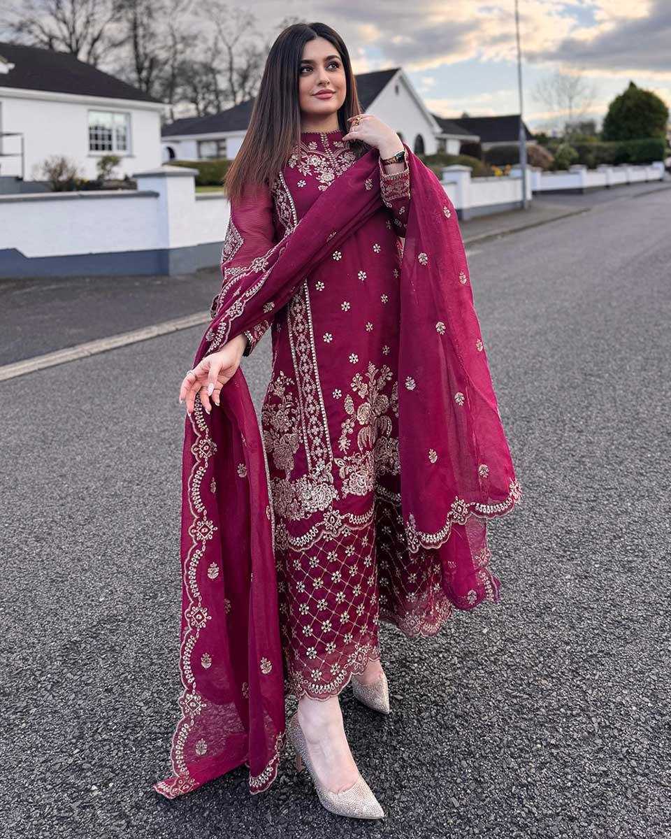 KASHMIRI SUITS
