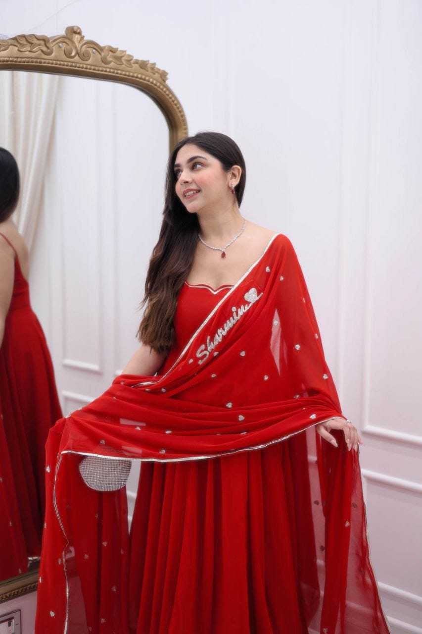 RED GOWN