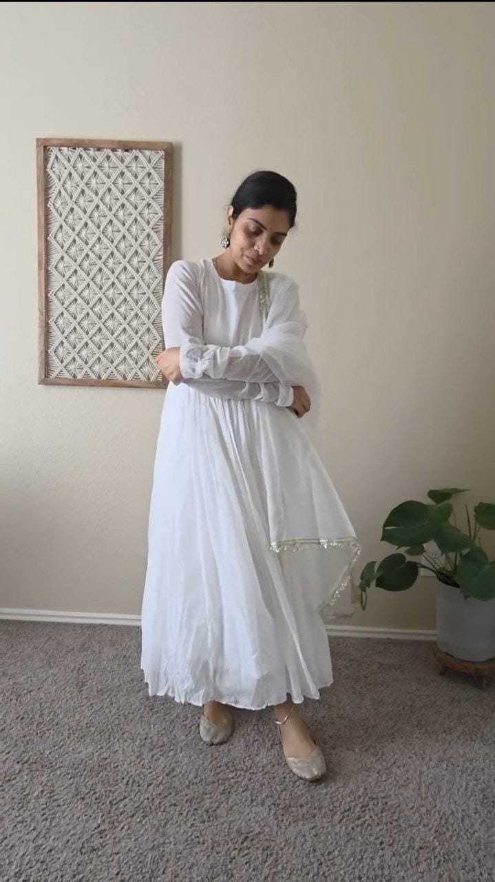 WHITE GOWN