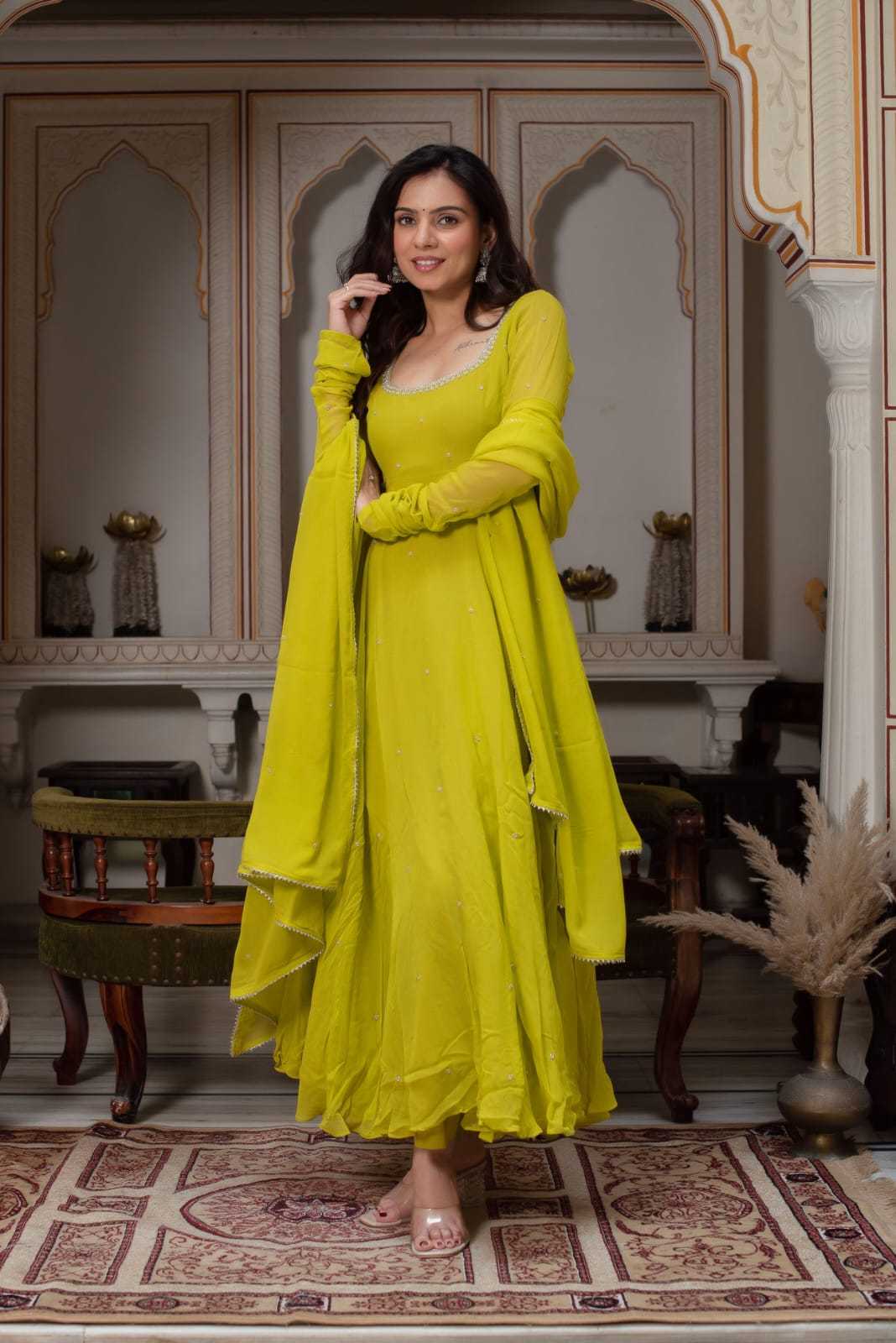 DESTINATION WEDDING OUTFITS