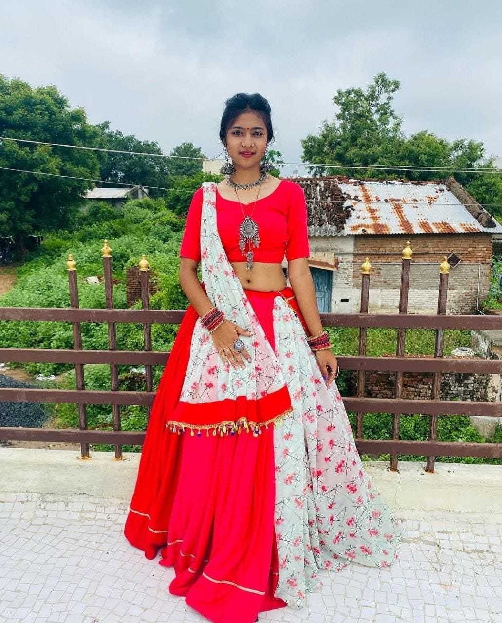 RED LEHENGA