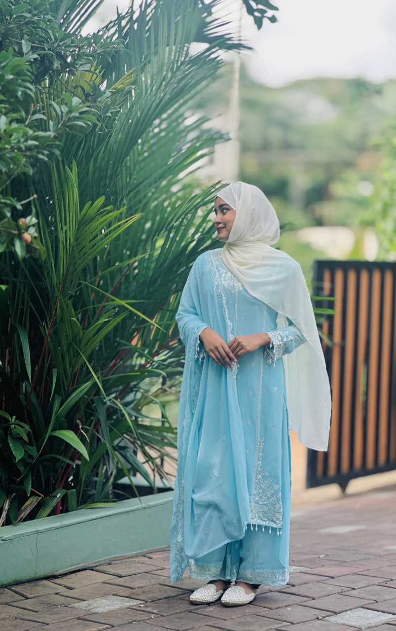 PAKISTANI SUITS