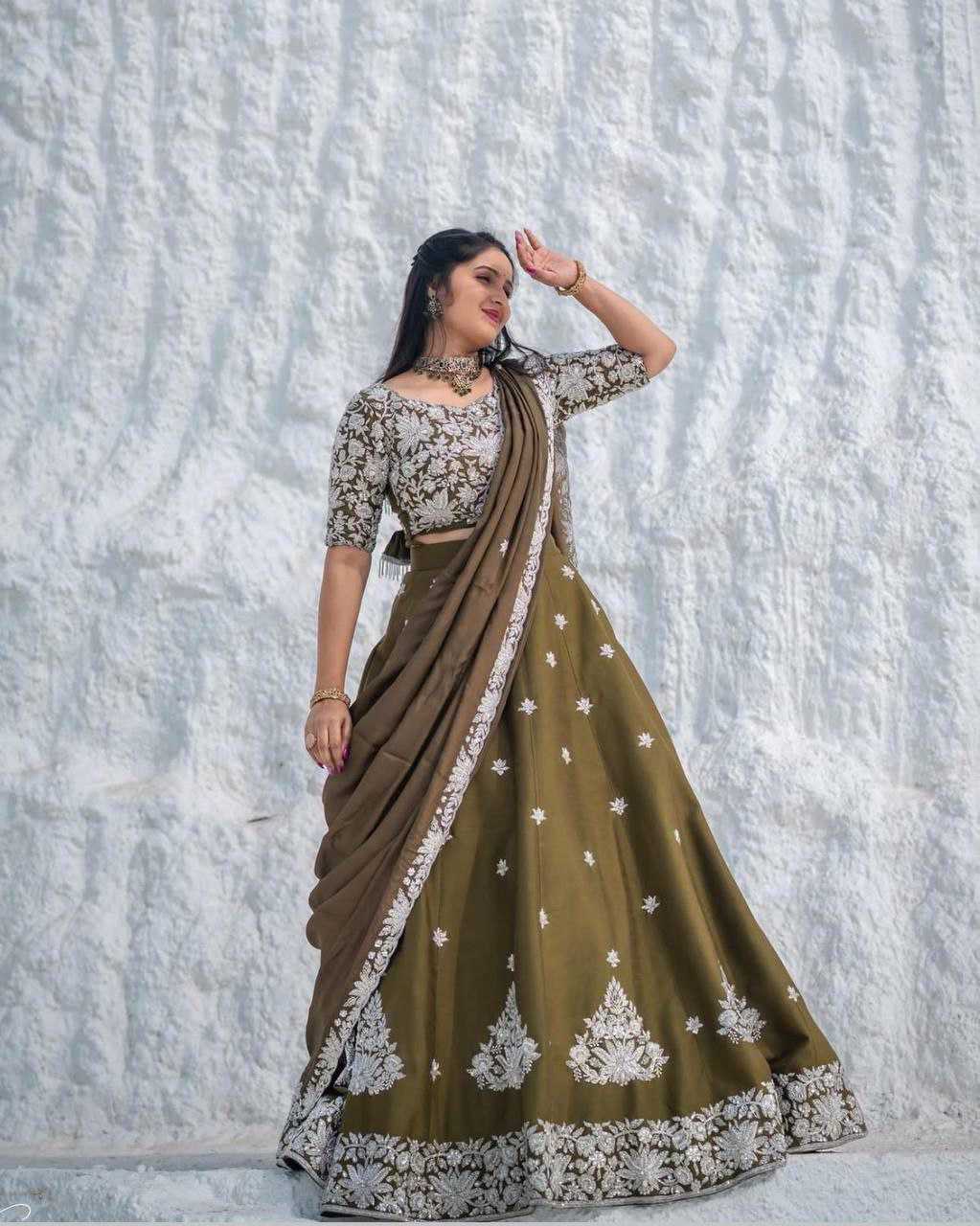 LEHENGA FOR MEHNDI