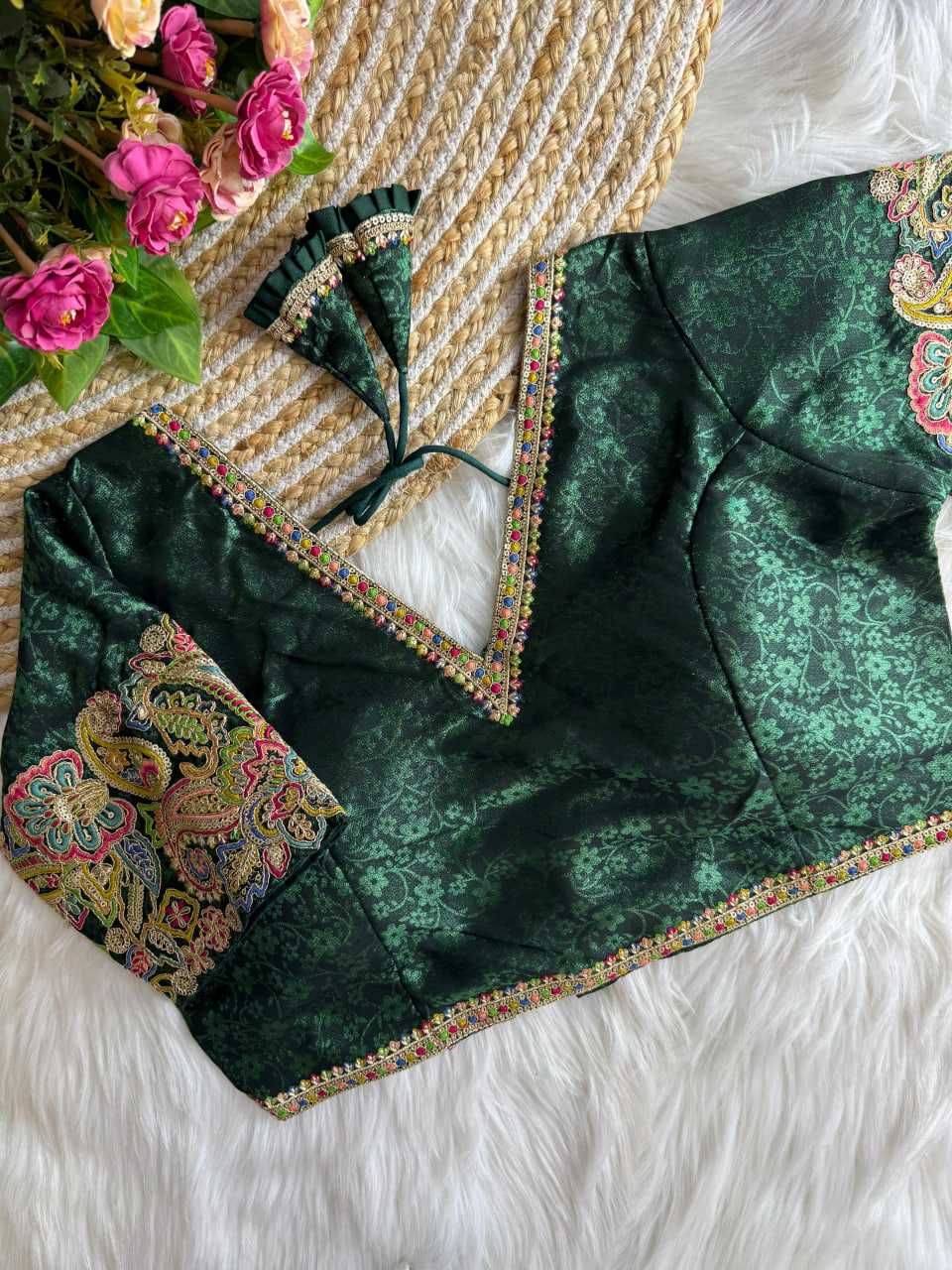V-NECK BLOUSES
