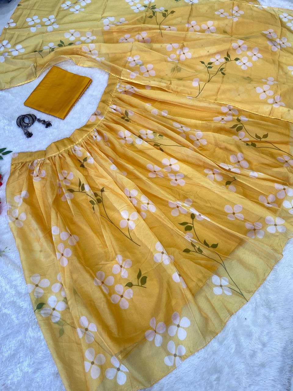 HALDI OUTFITS