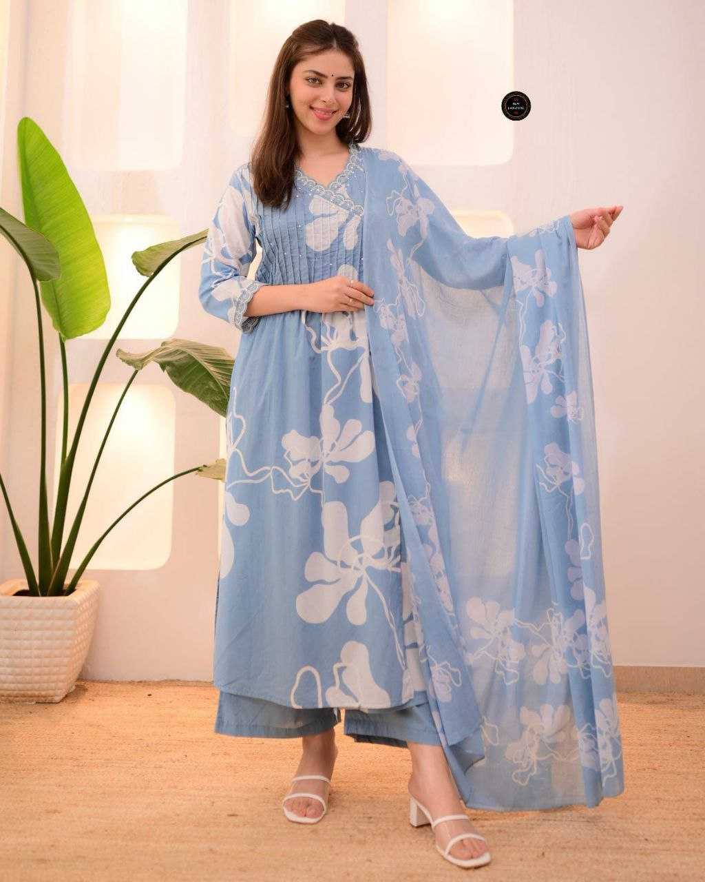 PRINTED SUITS