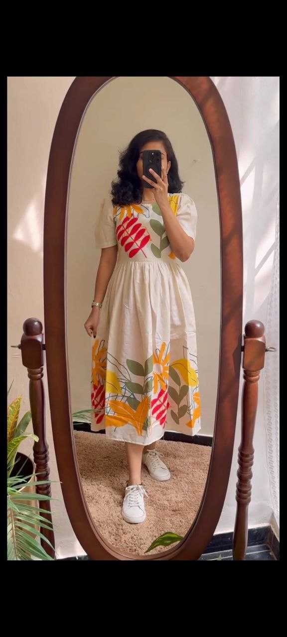 SIMPLE GOWNS