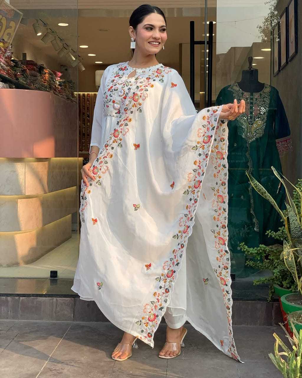 WHITE KURTIS