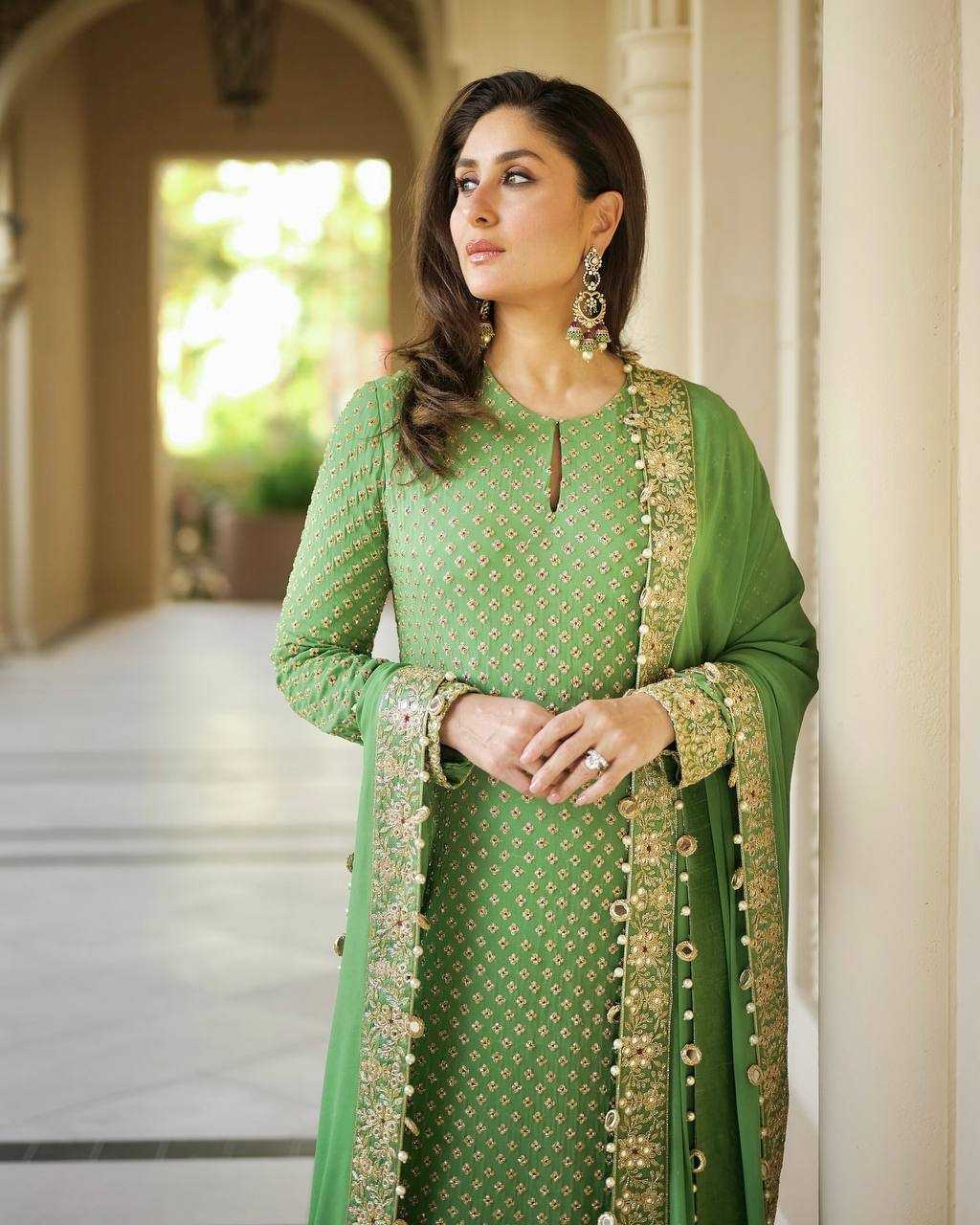 KAREENA KAPOOR