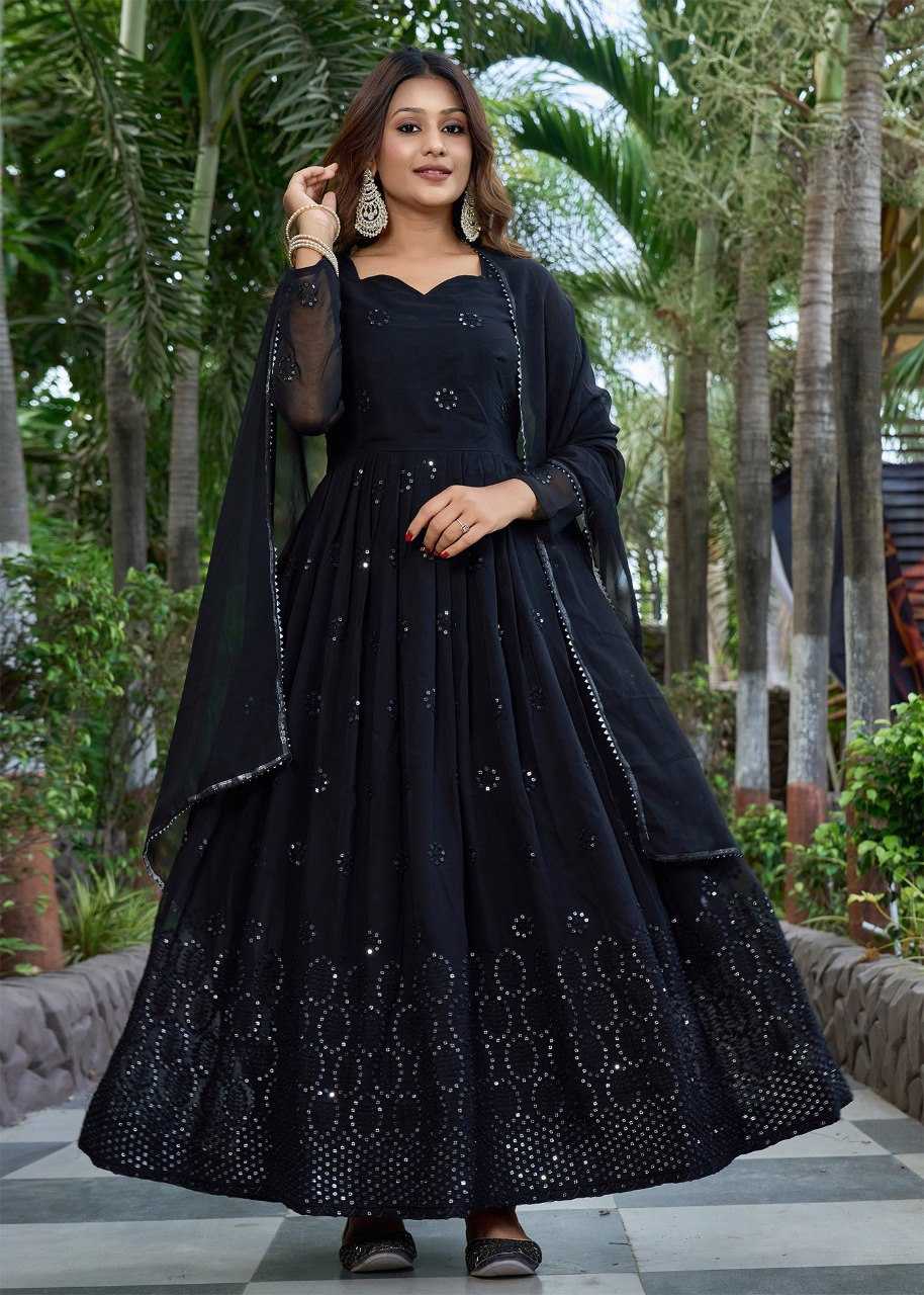 BLACK GOWN