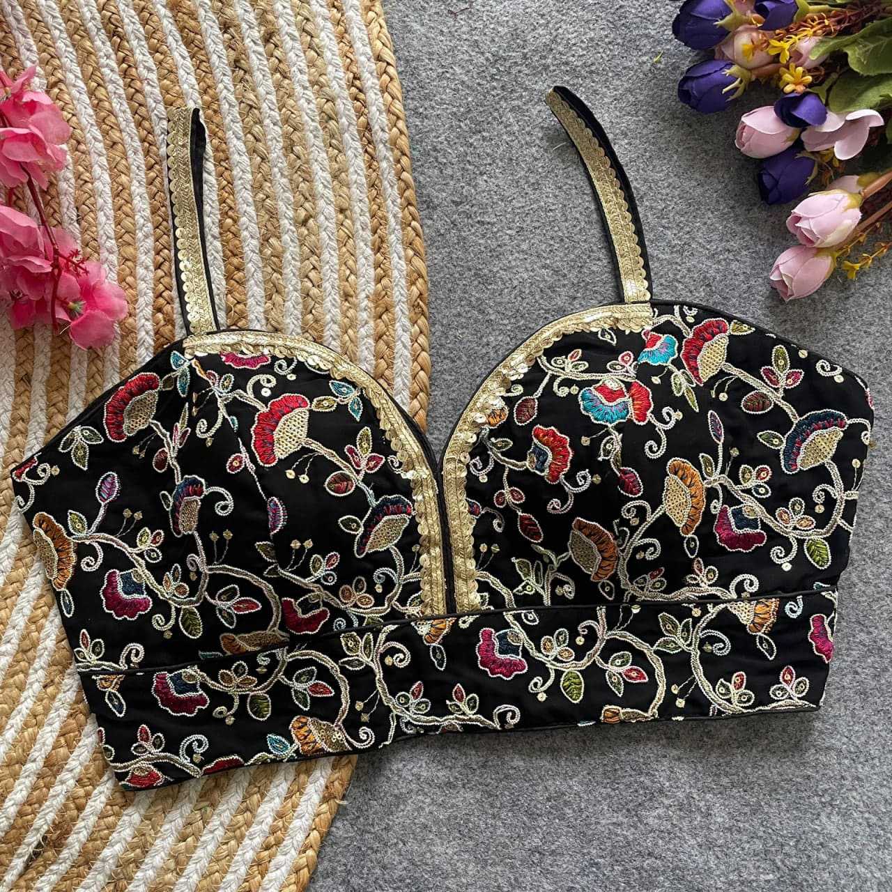 SEQUENCE EMBROIDERY BLOUSE