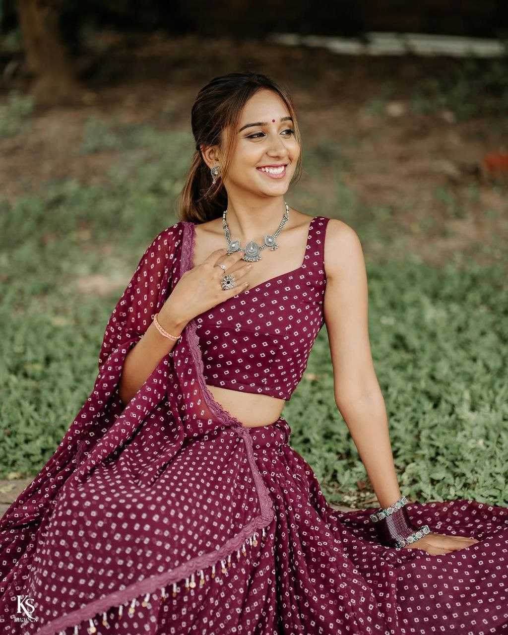 SIMPLE LEHENGA