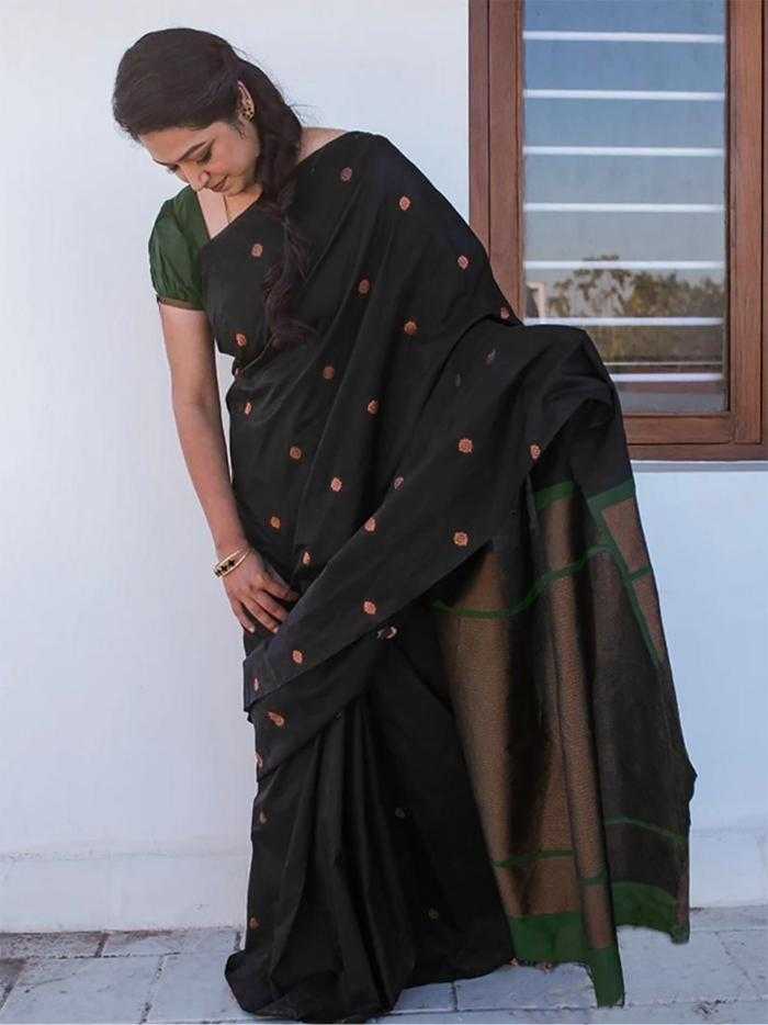 BLACK SAREES