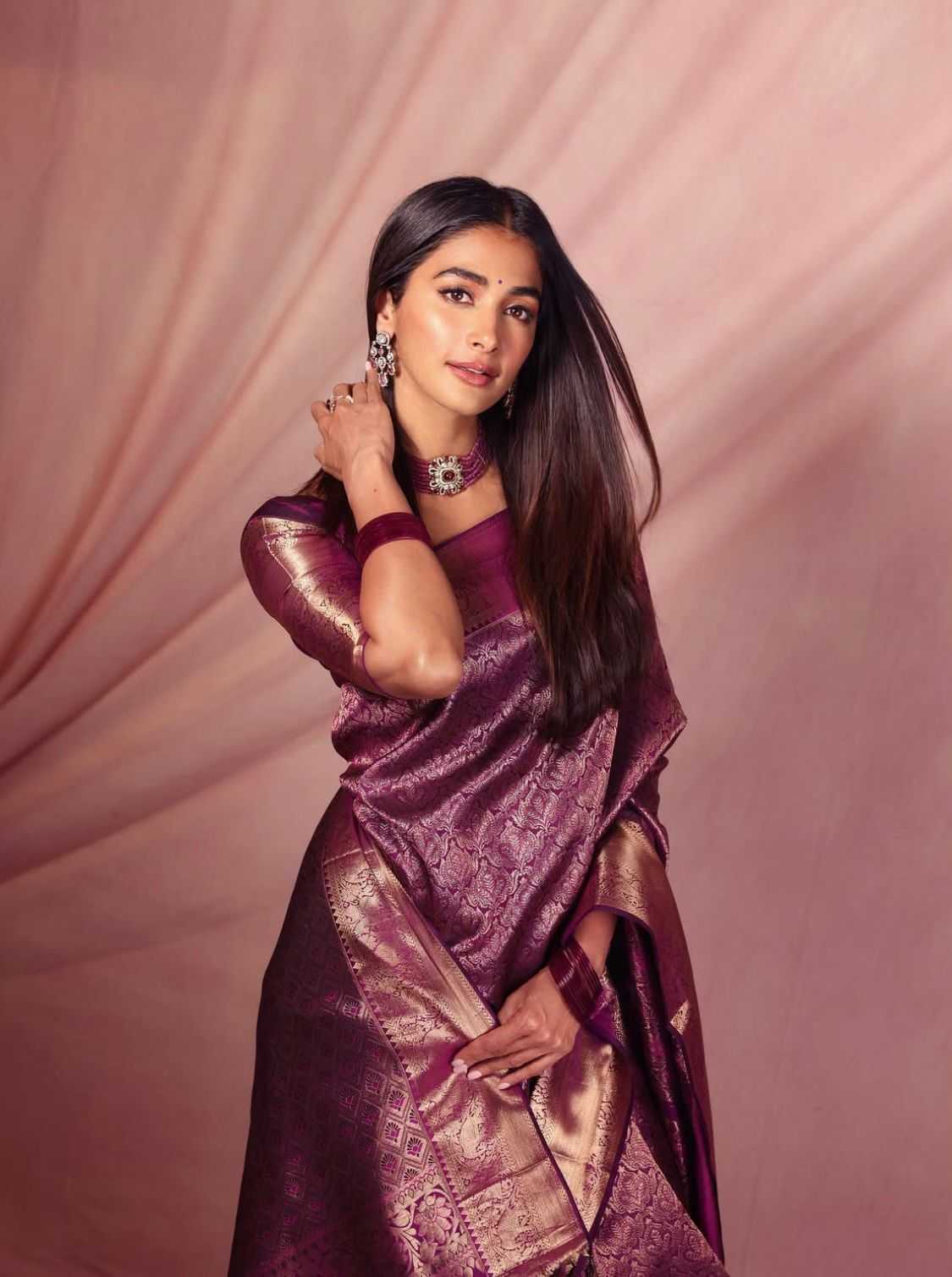 POOJA HEDGE 