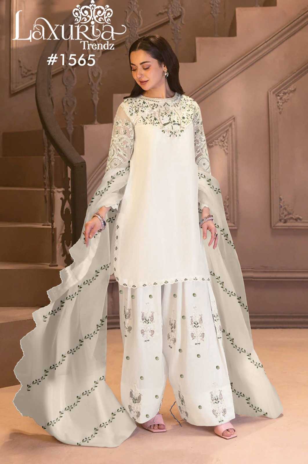 WHITE KURTIS