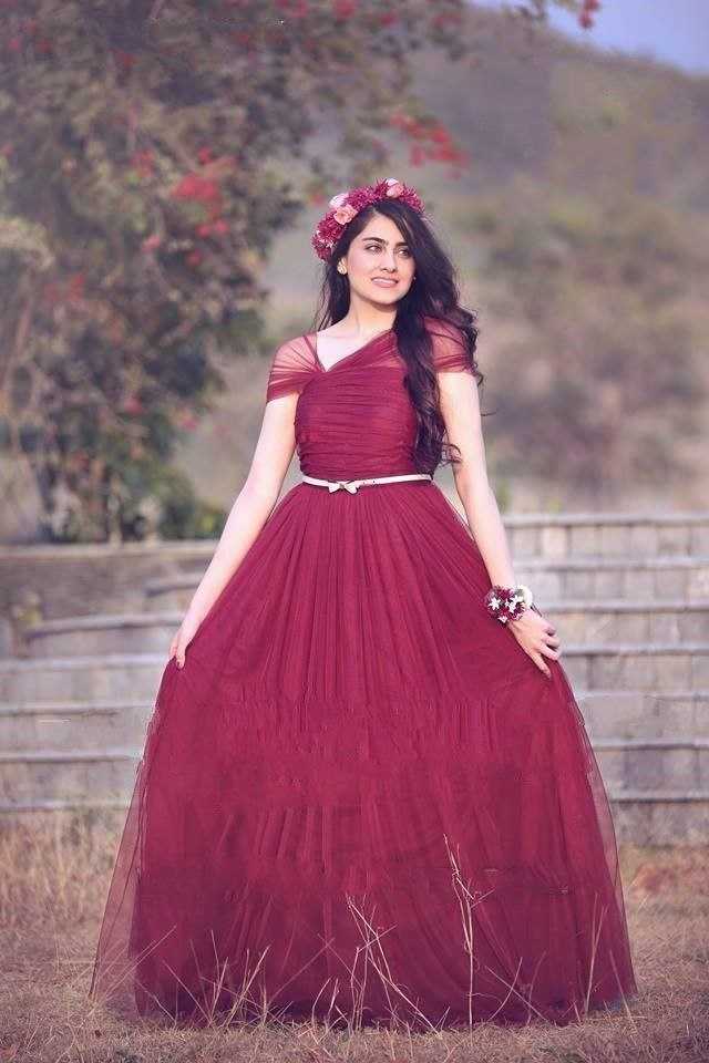 GOWN WITH BELT