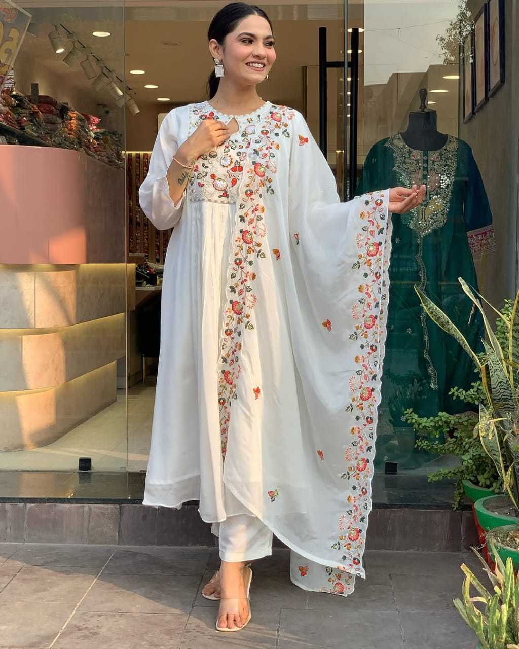 WHITE KURTIS