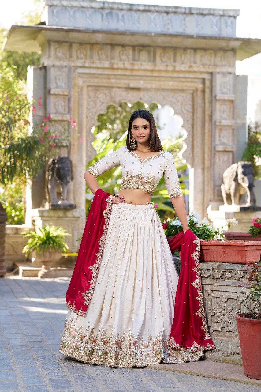 WHITE LEHENGA