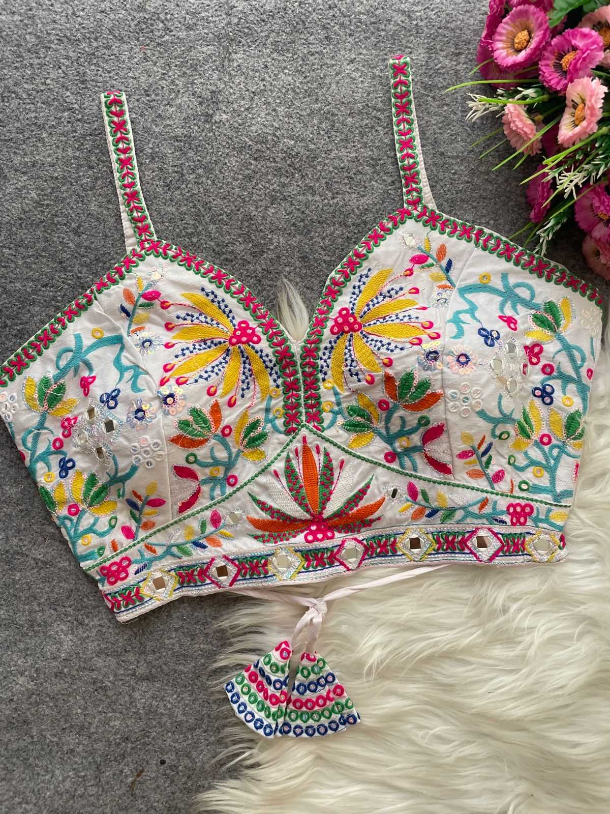 SEQUENCE EMBROIDERY BLOUSE