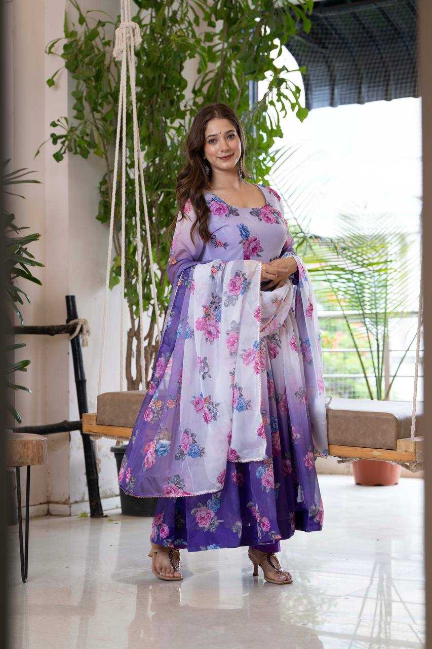 LIGHTWEIGHT GOWNS