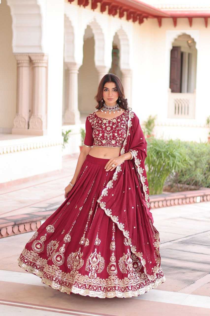 THREAD WORK LEHENGA