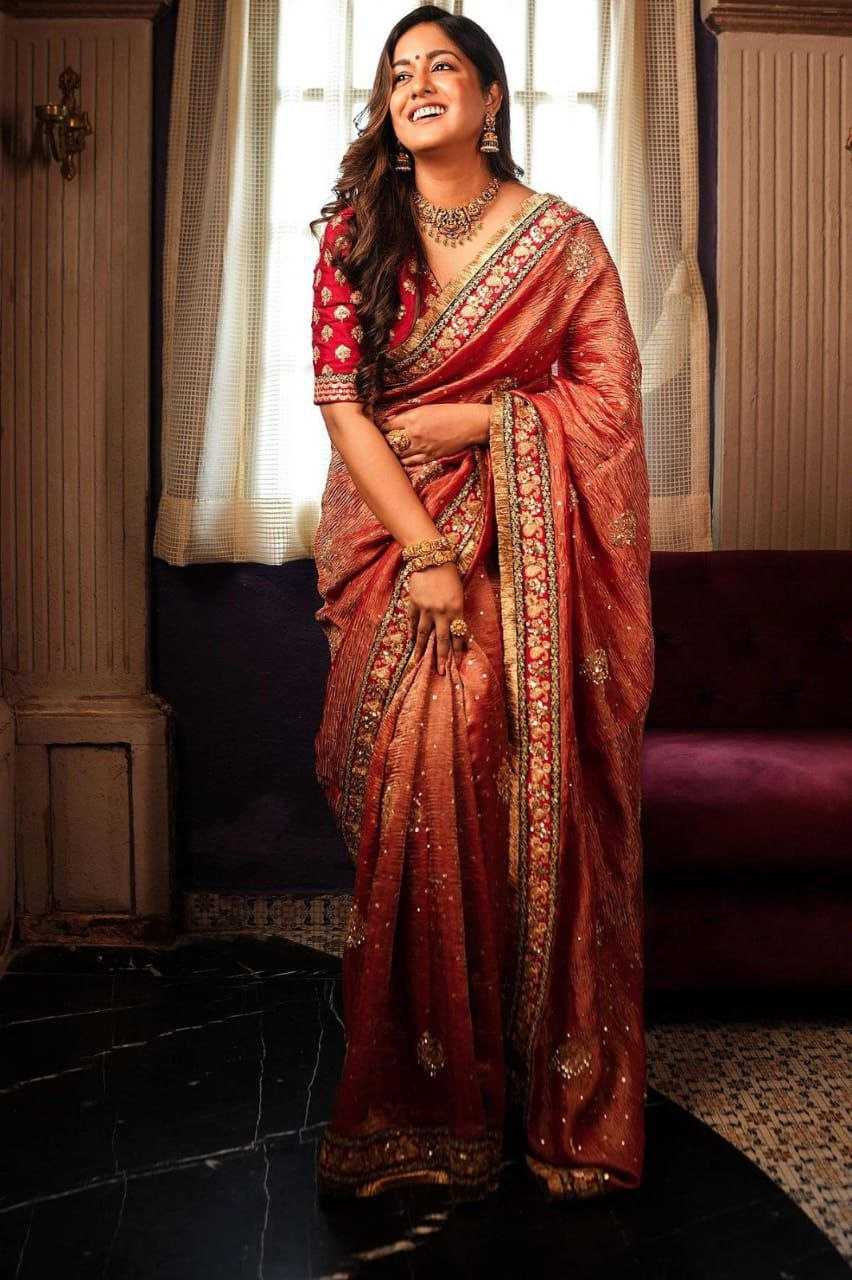 ISHITA DUTTA COLLECTIONS