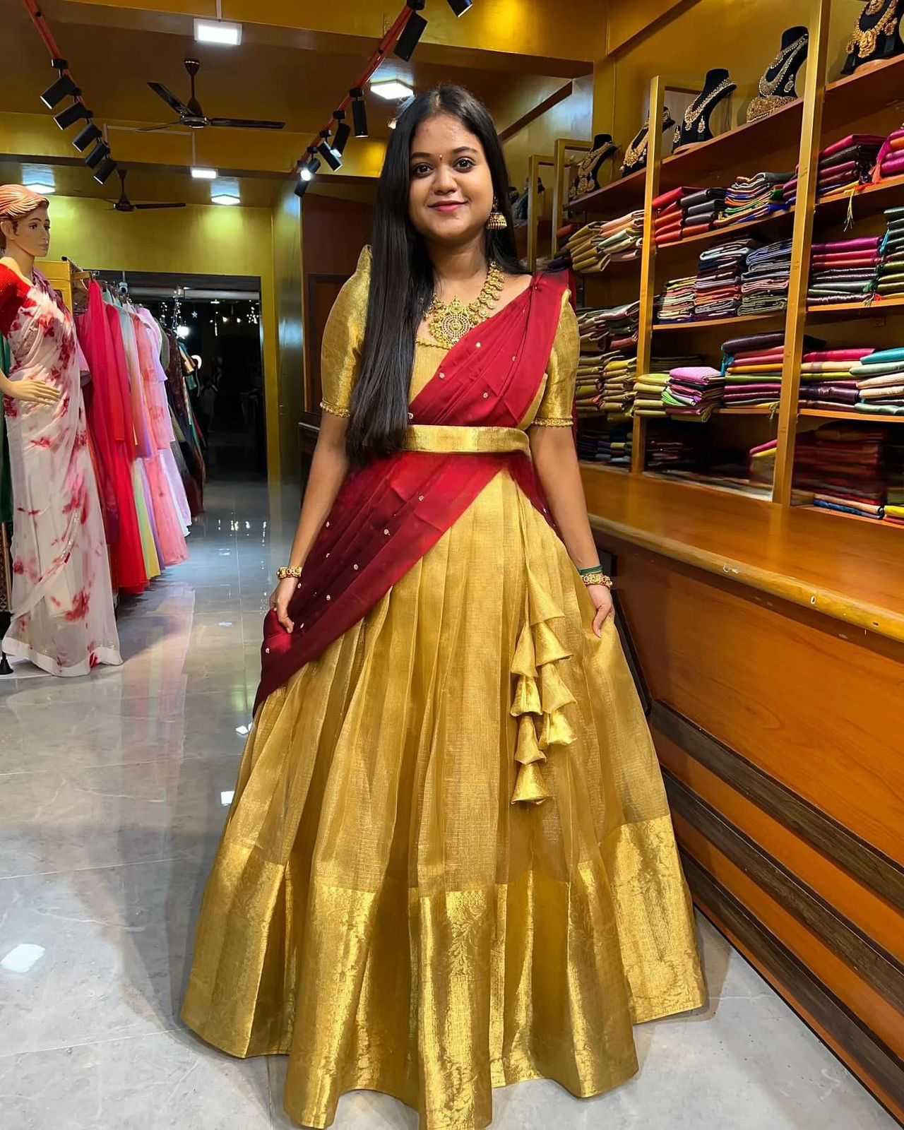 GOLDEN LEHENGA