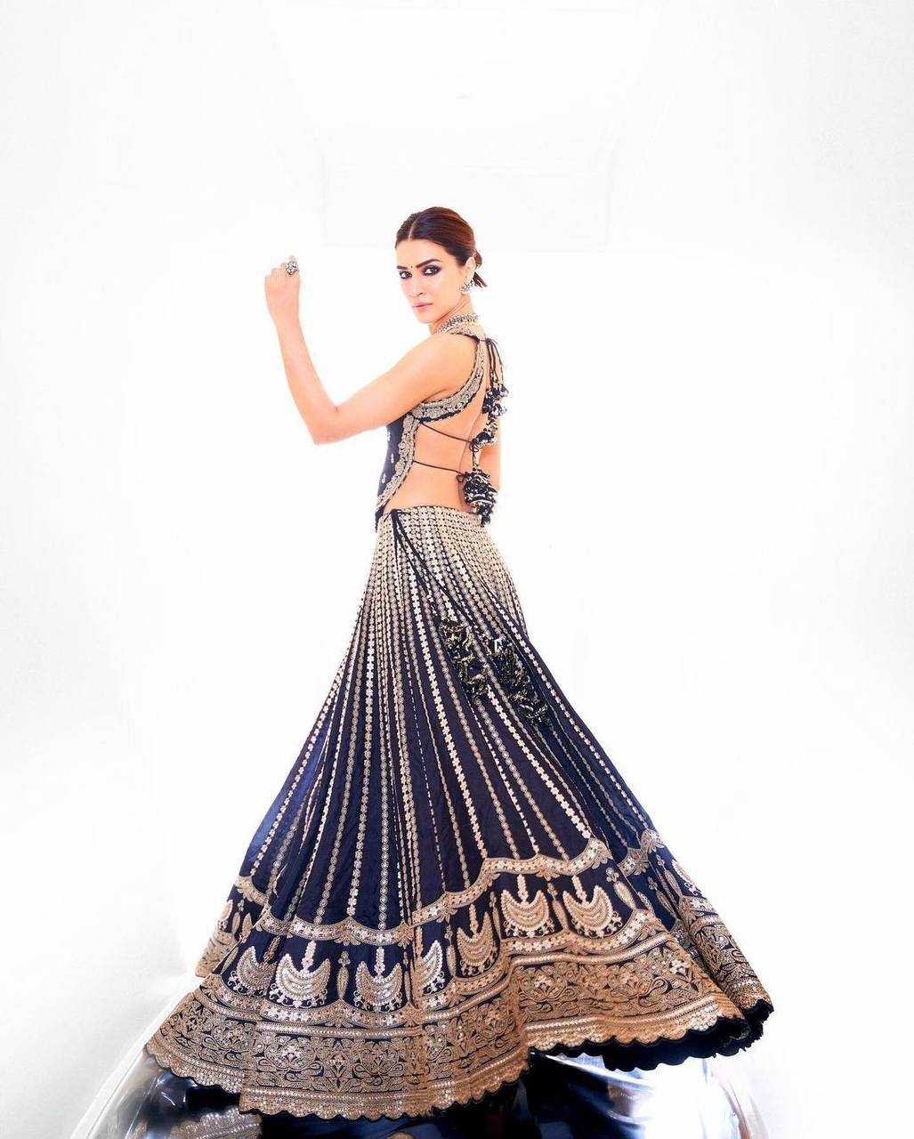 YNF FAUX GEORGETTE KESH138 1009 LEHENGAS WHOLESALE TRADITIONAL EMBROIDERED CELEBRITY BOLLYWOOD LEHENGAS  MANUFACTURER