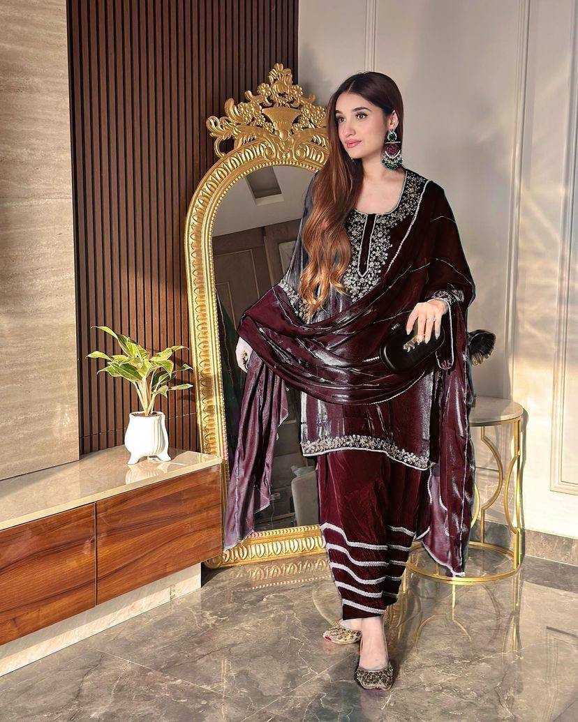 YNF JIMMY CHOO KESH149 1263 SUITS & DRESSES WHOLESALE PAKISTANI KASHMIRI PALAZZO LADIES SILK SUITS MANUFACTURER