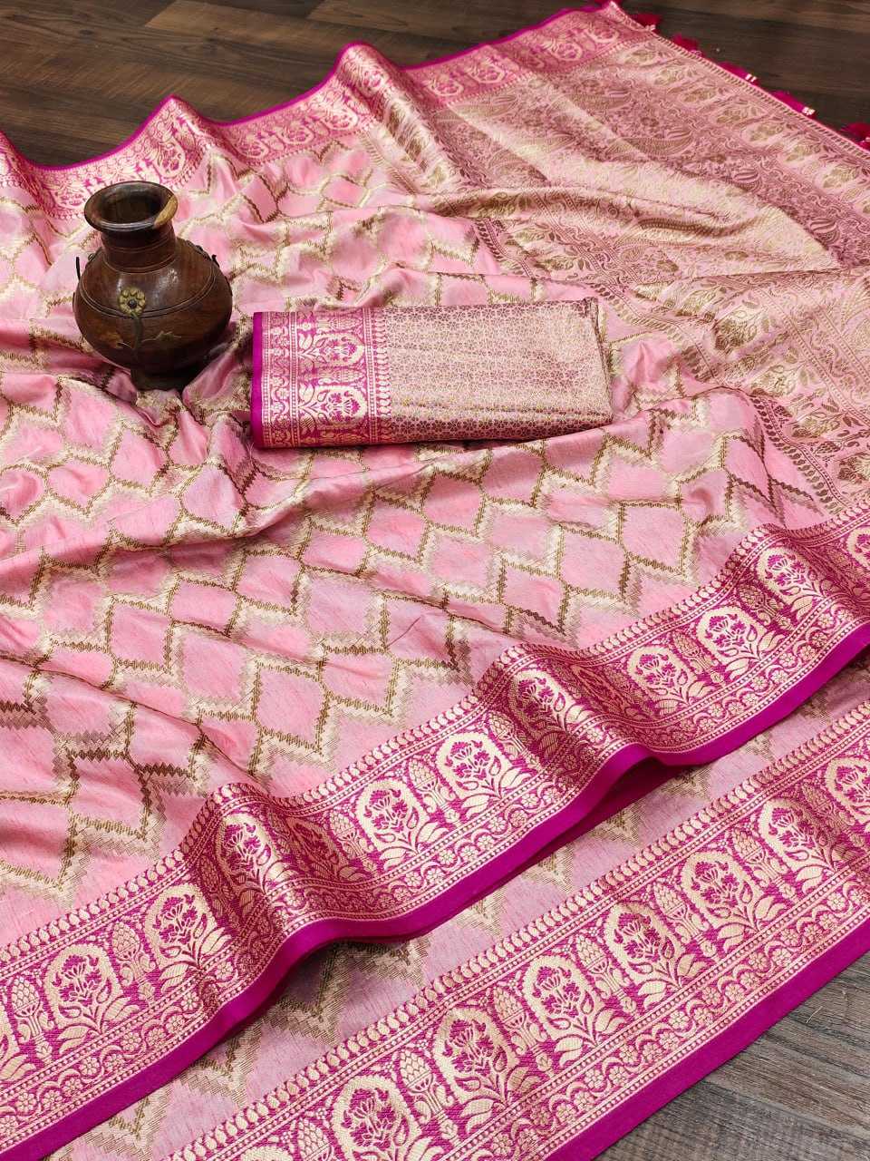 YNF SOFT SILK RIN150 ARPITA SILK SAREES WHOLESALE SOFT SILK TRADITIONAL SAREES MANUFACTURER