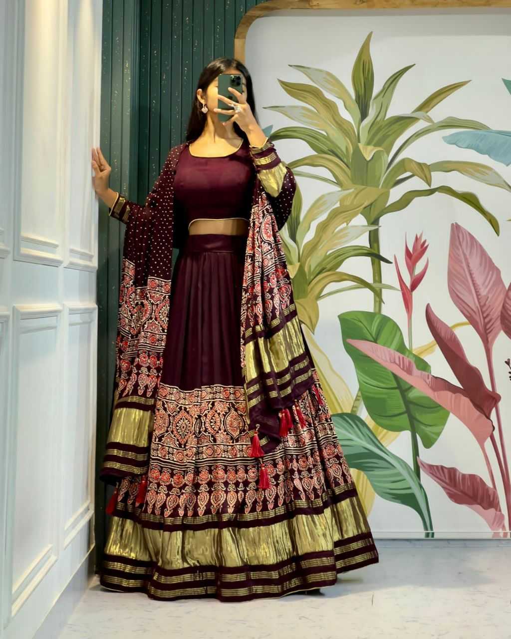 YNF GAJJI SILK KESH179 AHB14 LEHENGAS WHOLESALE TRADITIONAL SILK PRINTED LEHENGAS MANUFACTURER