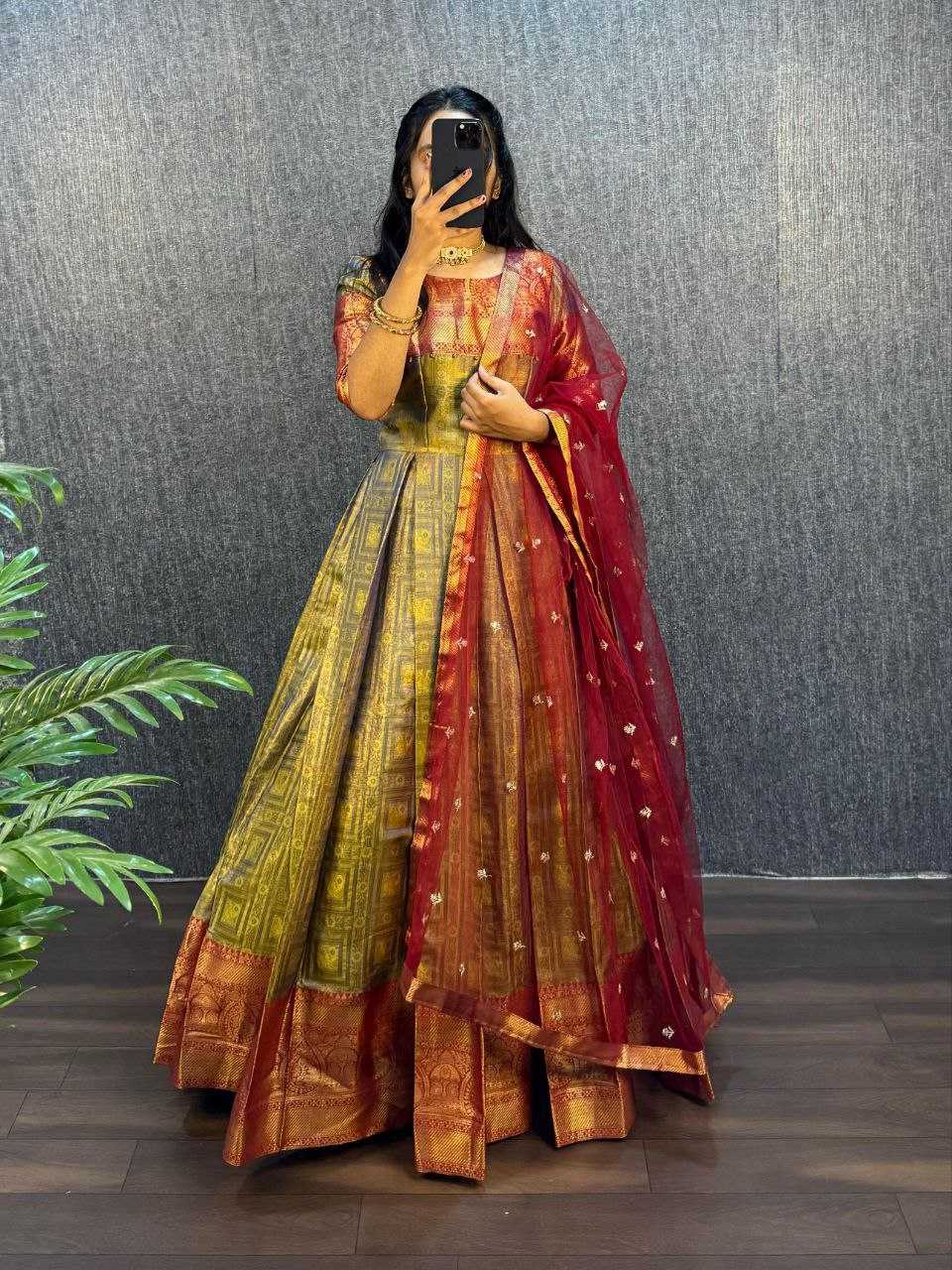 YNF HEAVY SILK KESH372 101 LEHENGA WHOLESALE TRADITIONAL FANCY SILK LEHENGA MANUFACTURER